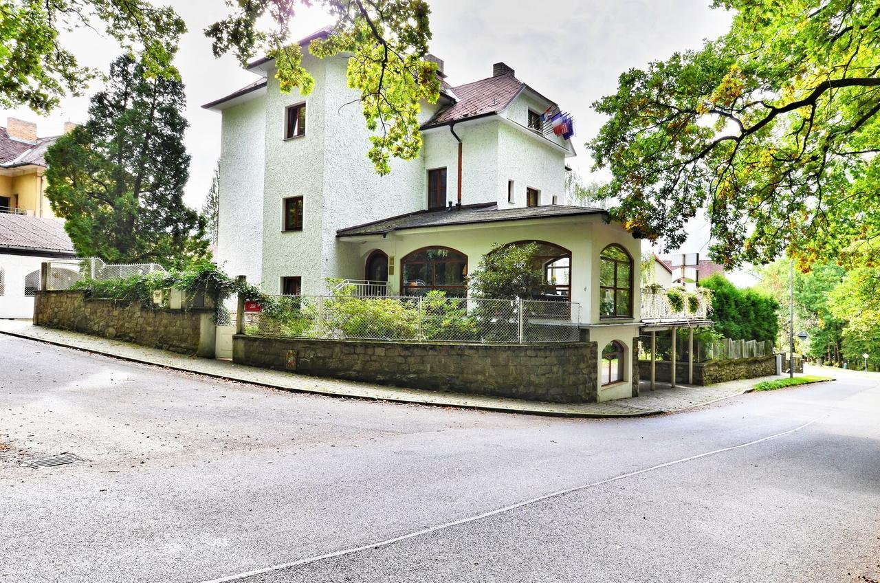 Hotel Villa Conti Pisek  Exterior photo